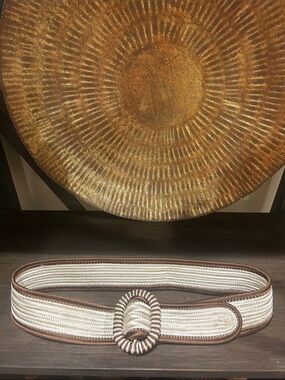 J.Mclaughlin Women’s small Woven Cream and Brown Belt with Oval Buckle NWOT